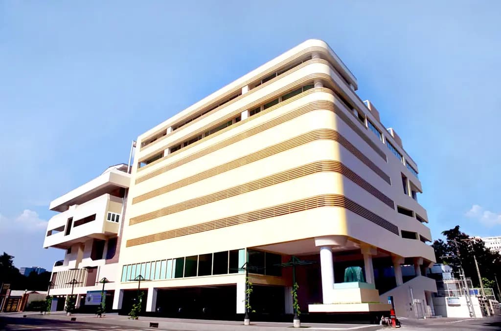 Rutnin Eye Hospital — Bangkok, Thailand