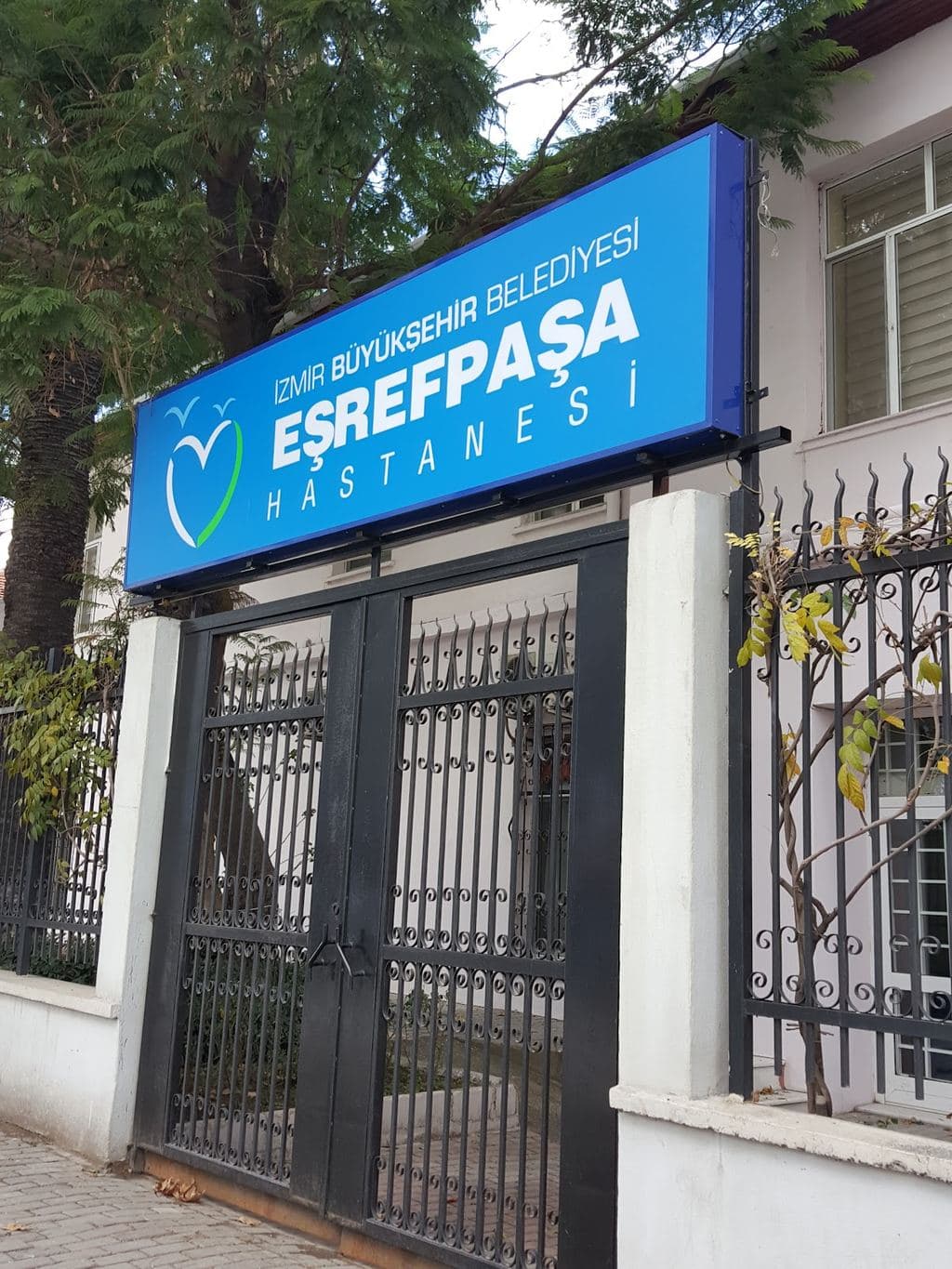İzmir Büyükşehir Belediyesi Eşrefpaşa Hastanesi — Izmir, Turkey