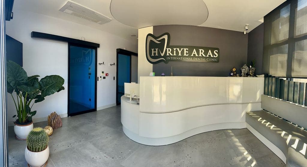 Huriye Aras International Dental Clinic- İMPLANT TEDAVİSİ -HOLLYWOOD SMİLE-GÜLÜŞ TASARIMI DİŞKLİNİĞİ Bodrum — Bodrum, Turkey