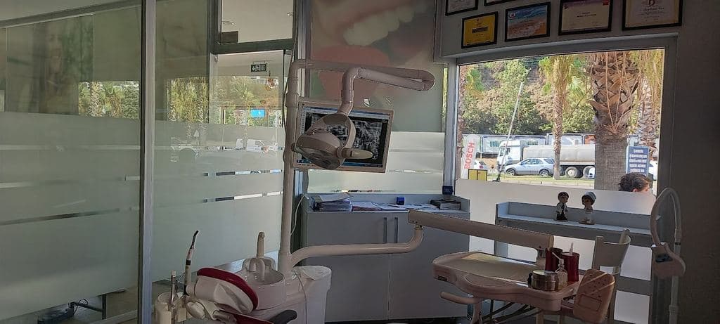 Dental Bodrum | Diş Hekimi | Ağız ve Diş Sağlığı | Estetik Diş Hekimliği | Gülüş Tasarımı — Bodrum, Turkey