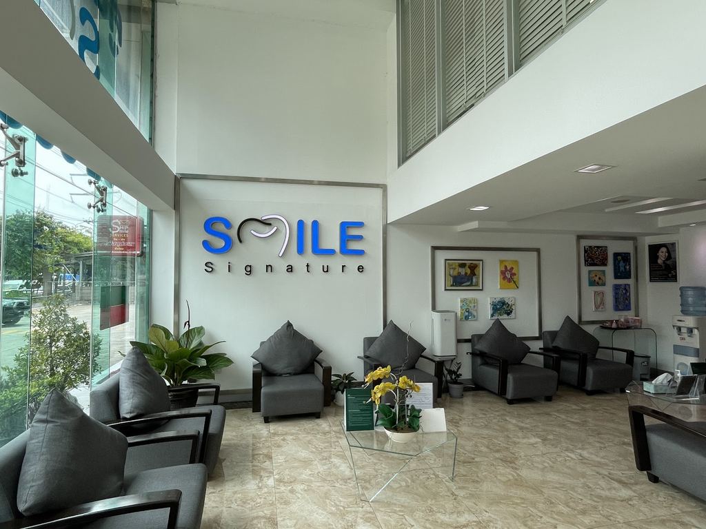 Smile Signature Ratchada Dental คลินิกทันตกรรม สไมล์ ซิกเนเจอร์ รัชดาภิเษก — Bangkok, Thailand