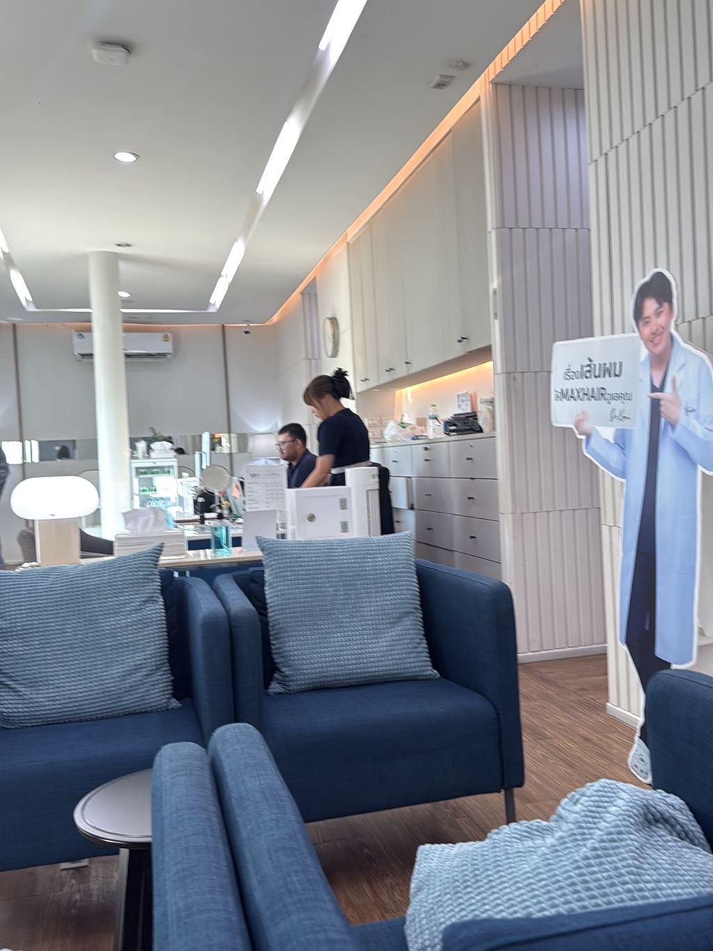 MAX HAIR CLINIC by Dr.Mac คลินิกปลูกผม สาขาลาดพร้าว89 — Bangkok, Thailand