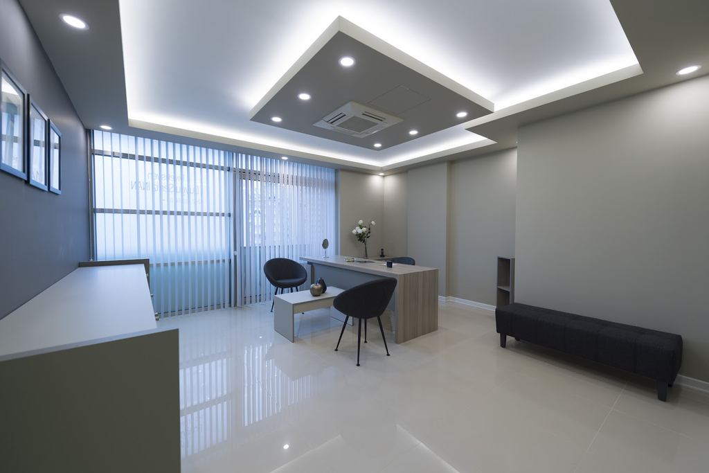 Op. Dr. Atilla Fesli, Plastik ve Estetik Cerrah — Antalya, Turkey