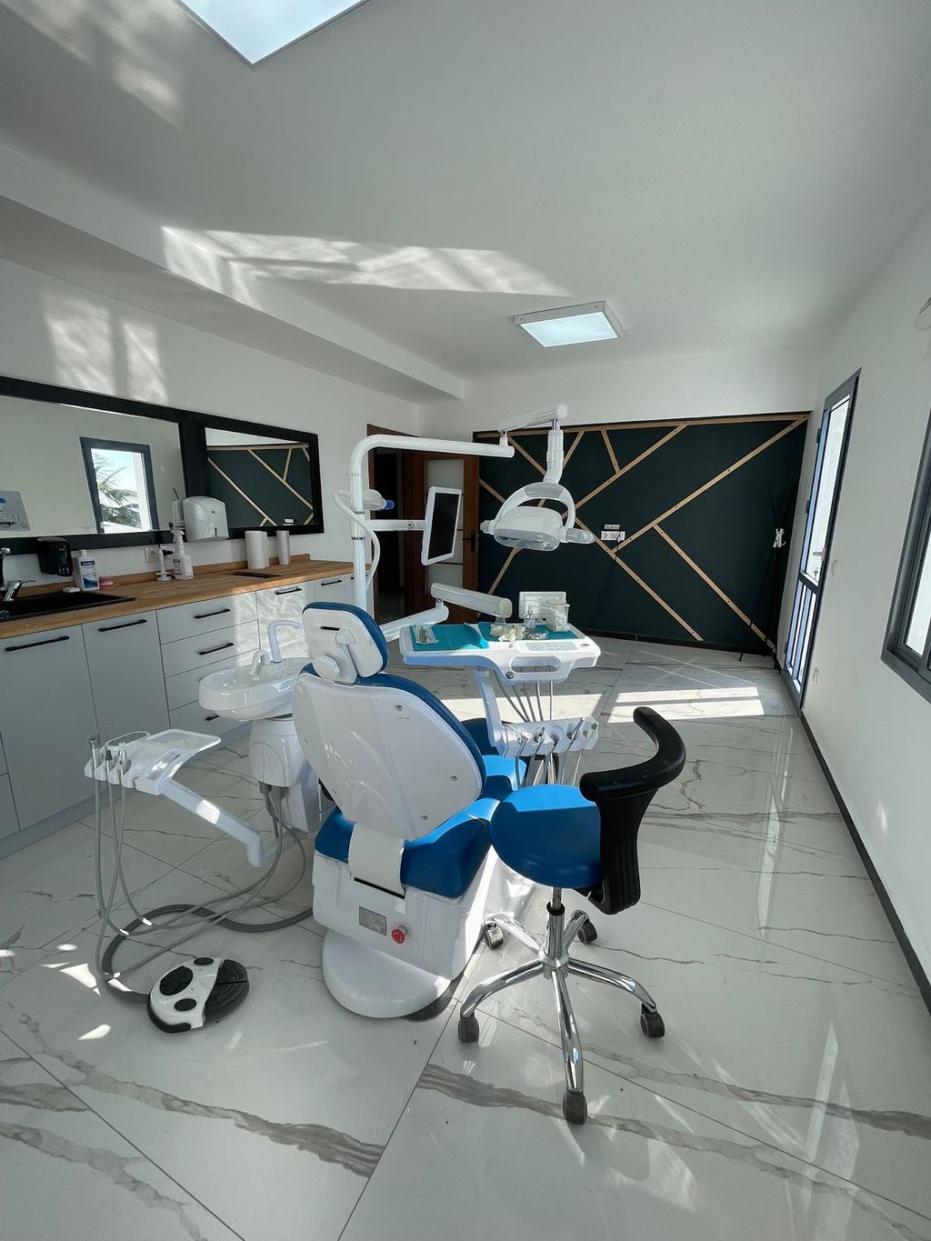 Diş Hekimi Muammer Küçük Bodrum Açık Diş Kliniği — Bodrum, Turkey