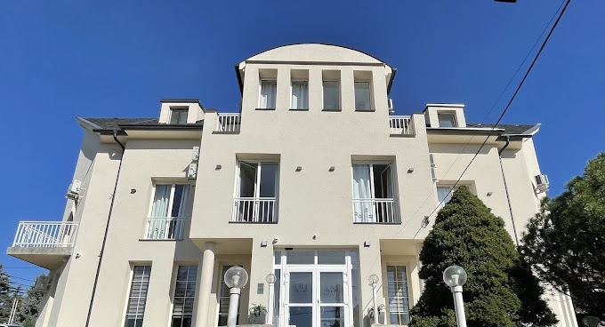 Rosental Dental — Budapest, Hungary