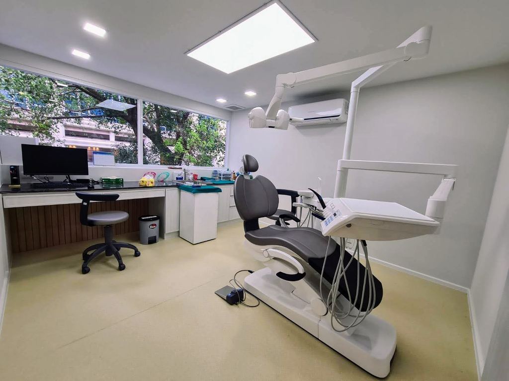 Smile Center Dental Clinic (Mahatun Plaza) — Bangkok, Thailand