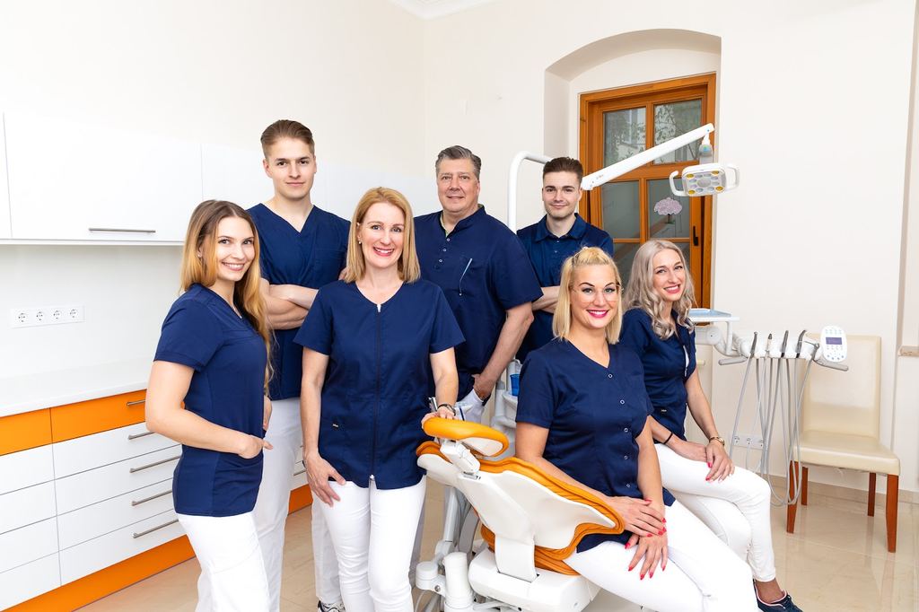 Dr. Czíner Dental Team | Zahnarzt Sopron Ungarn Zahnimplantat — Sopron, Hungary